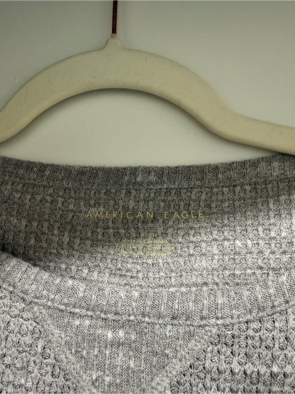 American Eagle Outfitters Light Gray Waffle Knit Crew Sweater - Picture 2 of 3